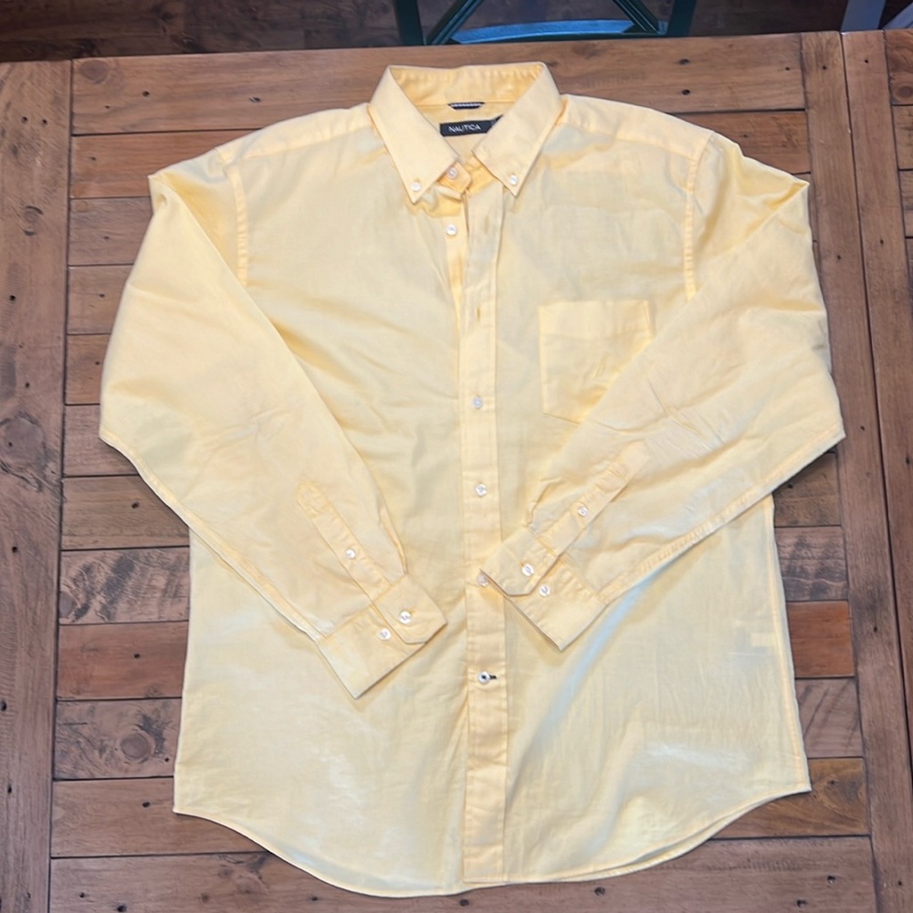 Men’s Nautica button up!!